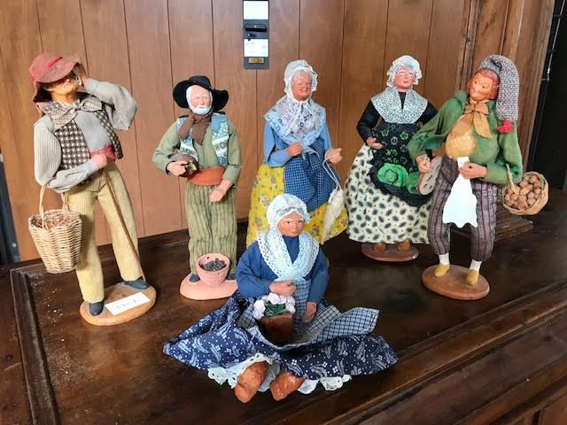 Lot of 06 Neapolitan Terracotta Figurines - Preserved_item 1907